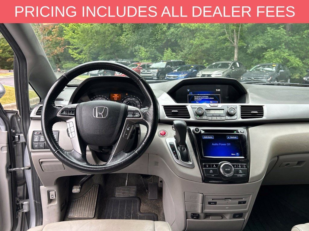 Used 2016 Honda Odyssey Touring Elite image 2