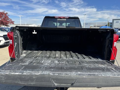 Used 2024 Chevrolet Silverado 2500 ZR2 w/ Technology Package image 28