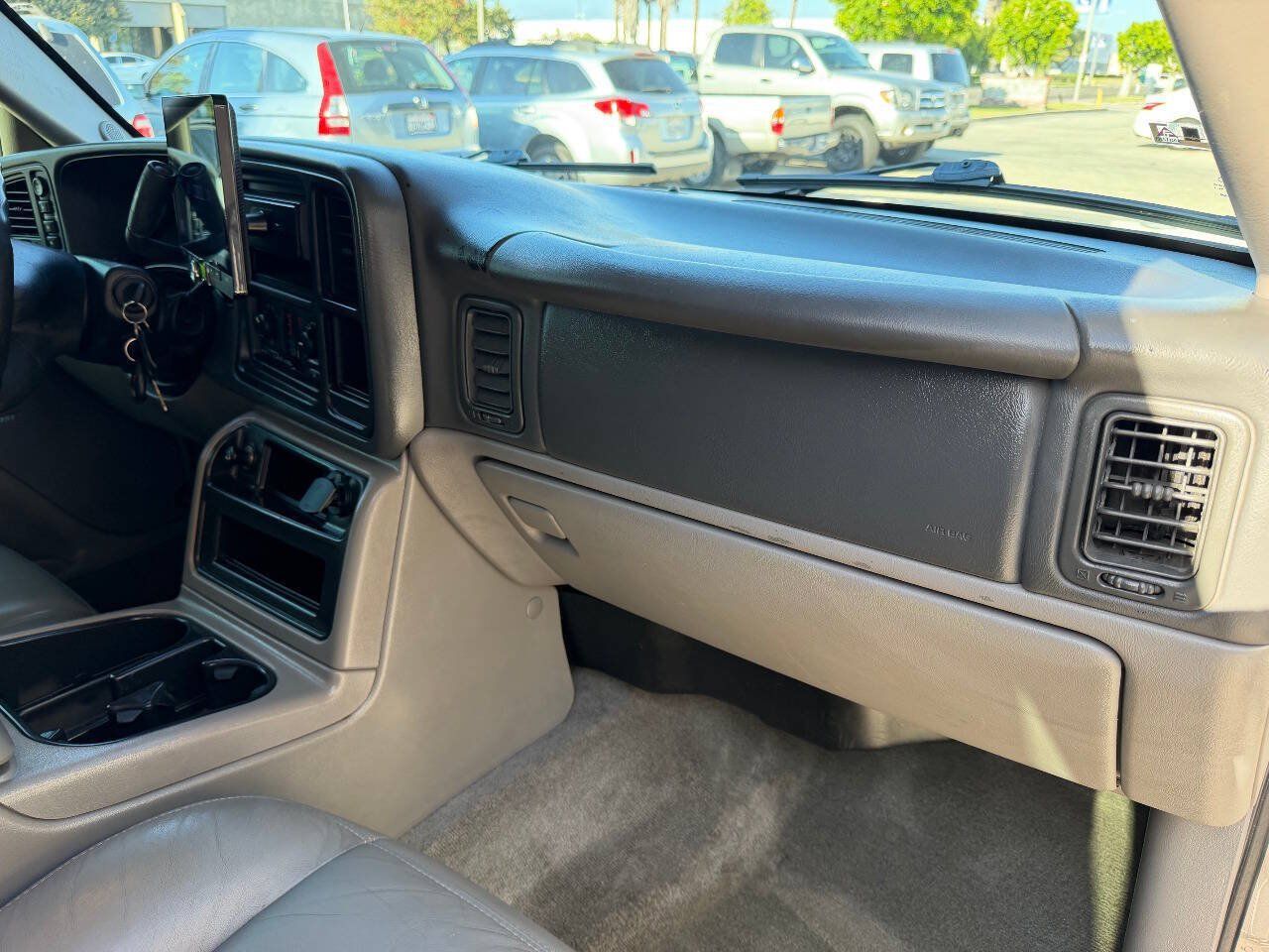 Used 2004 Chevrolet Tahoe Z71 w/ Z71 Preferred Equipment Group AWD/4WD image 20