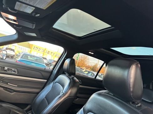 Used 2019 Ford Explorer XLT w/ Equipment Group 202A image 13