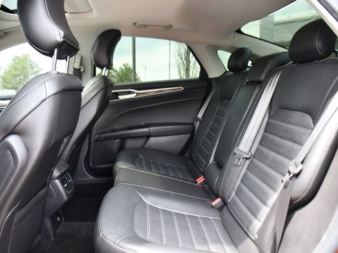 Used 2016 Ford Fusion SE w/ Equipment Group 202A FWD image 19