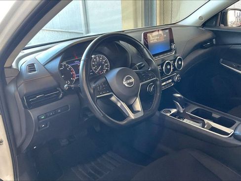Used 2025 Nissan Sentra SR FWD image 4