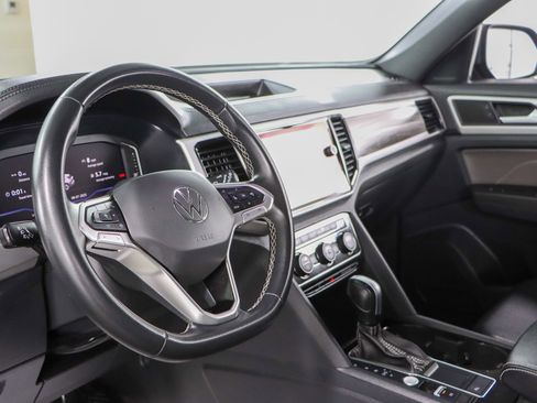 Used 2022 Volkswagen Atlas Cross Sport SE image 23