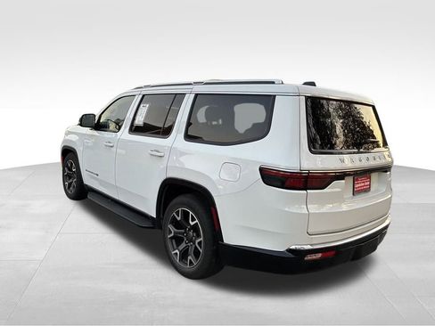 Used 2024 Jeep Wagoneer Series III image 3