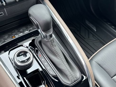 New 2026 GMC Canyon Denali w/ LPO, Denali Black Edition image 39