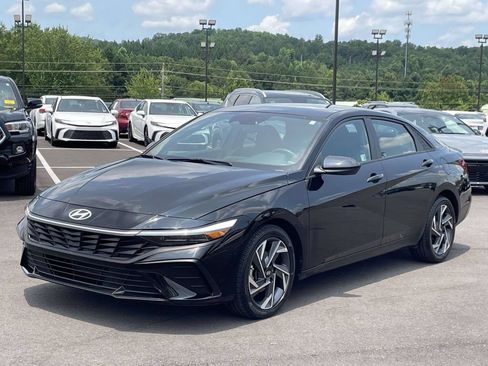 Certified 2025 Hyundai Elantra Sport FWD image 7