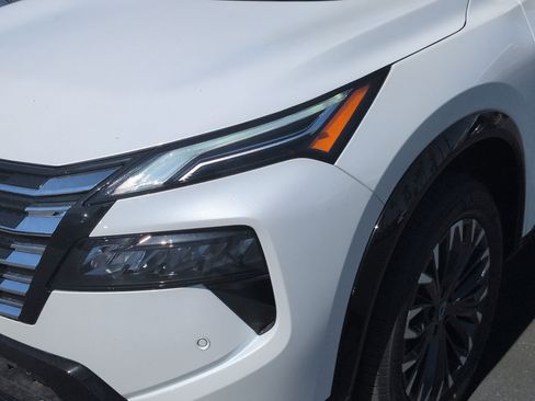 New 2026 Nissan Rogue SV image 8