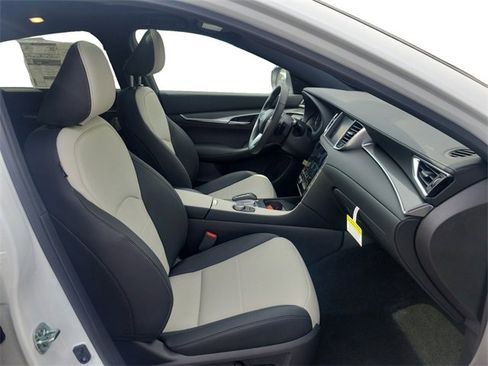 New 2025 INFINITI QX55 Essential image 15