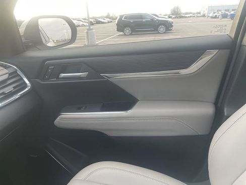 Used 2024 GMC Acadia Elevation w/ Luxury Package image 21