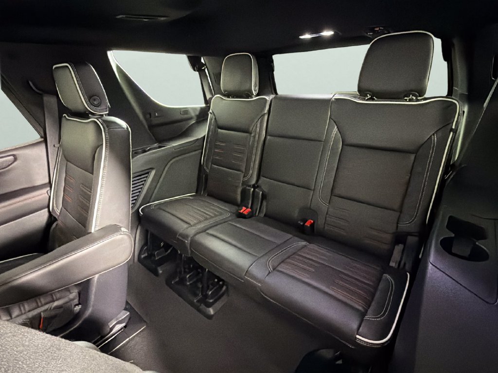Used 2025 GMC Yukon AT4 Ultimate AWD/4WD image 32