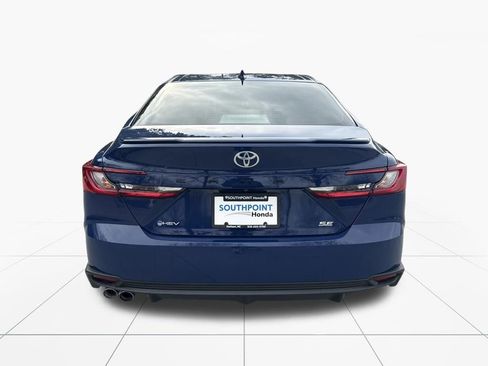 Used 2026 Toyota Camry SE image 7