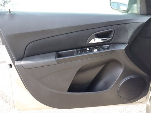 Used 2016 Chevrolet Cruze LT image 13