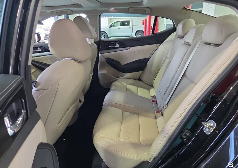 Used 2018 Nissan Maxima 3.5 SL FWD image 9