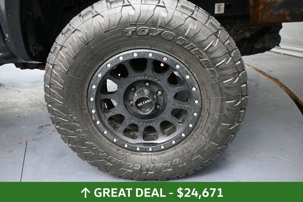 Used 2016 Toyota Tacoma TRD Sport w/ Towing Package AWD/4WD image 13