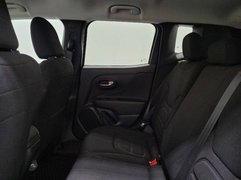 Used 2022 Jeep Renegade Latitude AWD/4WD image 18