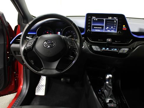 Used 2021 Toyota C-HR XLE image 2