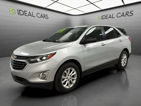 Used 2018 Chevrolet Equinox LS FWD image 1