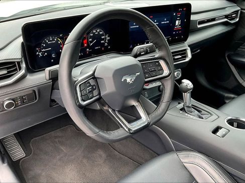 Used 2025 Ford Mustang Premium image 16