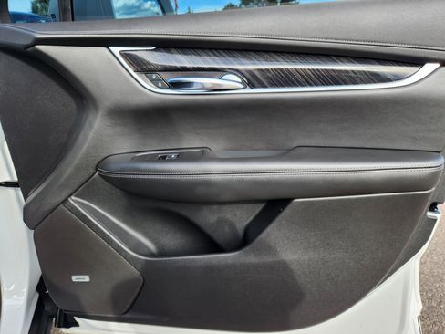 Used 2020 Cadillac XT6 Premium Luxury image 18