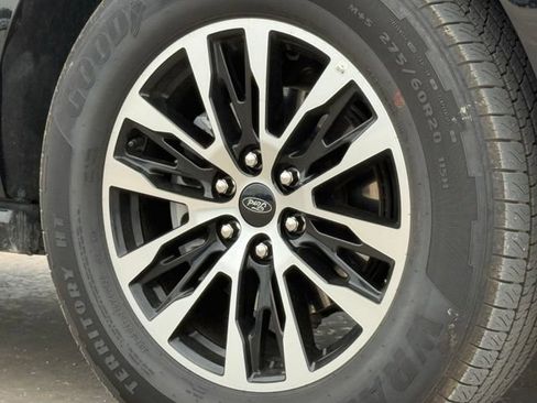 Certified 2025 Ford Expedition Platinum AWD/4WD image 12
