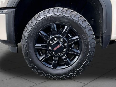 Used 2026 GMC Sierra 2500 AT4 w/ AT4 Premium Plus Package AWD/4WD image 11