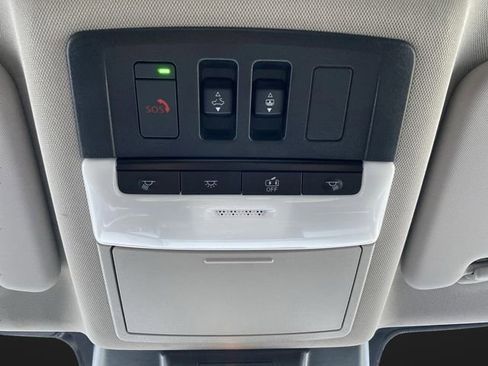 Used 2025 Nissan Rogue SL w/ SL Premium Package image 28