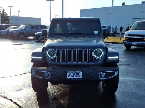 Used 2024 Jeep Wrangler Sahara w/ Technology Group image 12