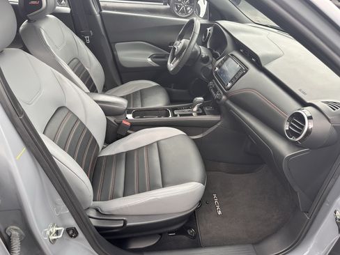 Used 2022 Nissan Kicks SR w/ Premium Package FWD image 14