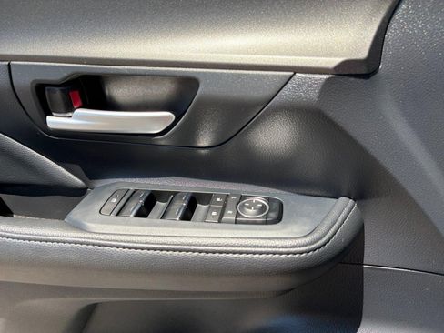 Used 2025 Toyota Grand Highlander AWD image 16