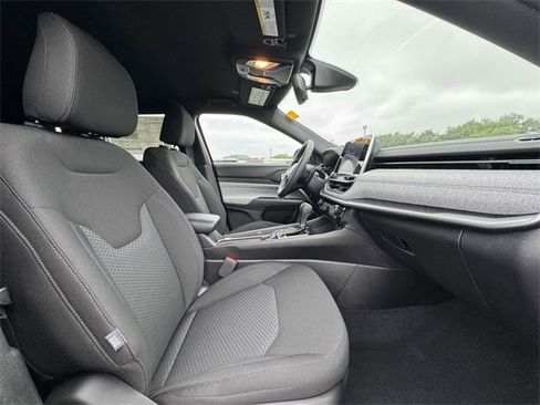 New 2025 Jeep Compass Sport image 13