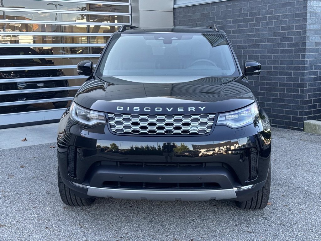 New 2026 Land Rover Discovery S AWD/4WD image 2