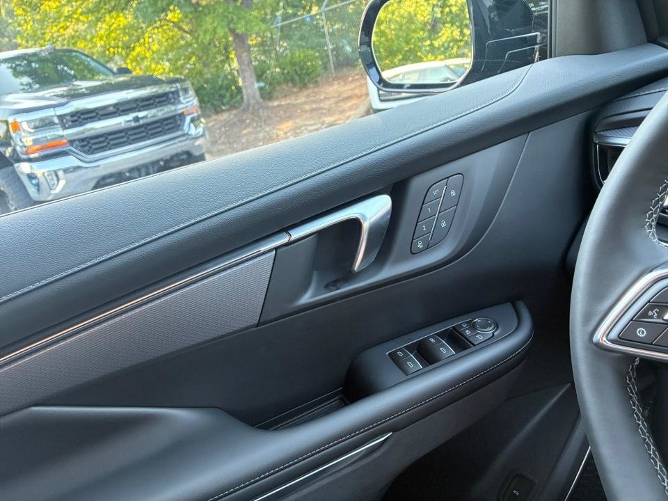 New 2027 Buick Enclave Sport Touring w/ Power Package FWD image 32