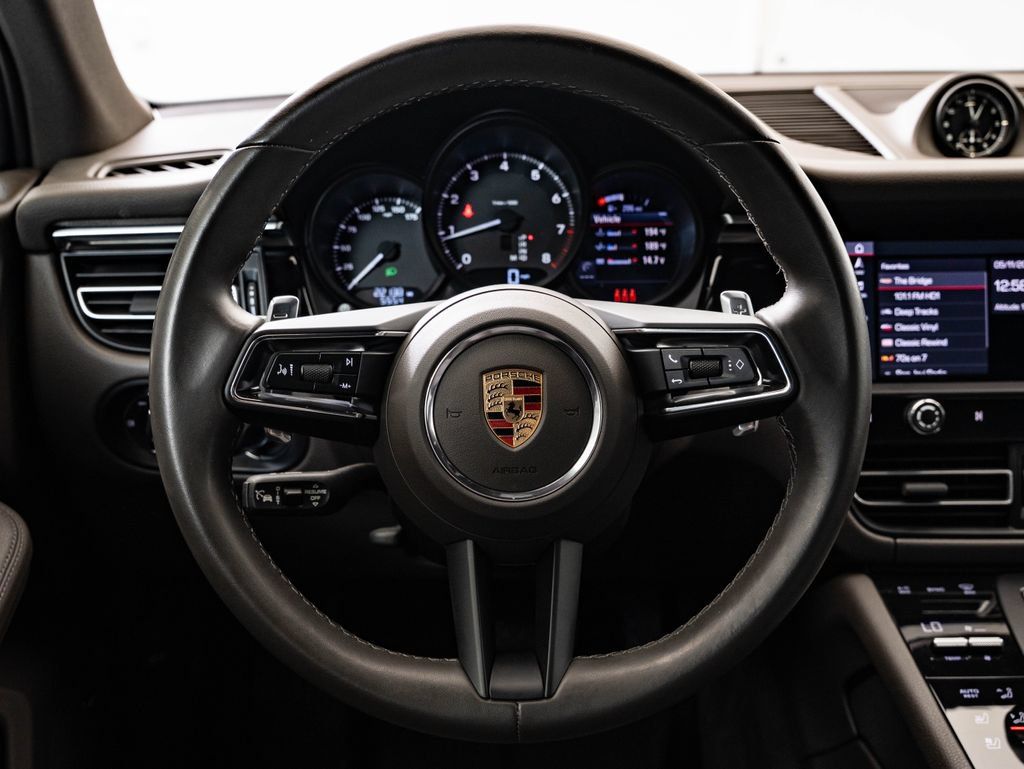 Used 2024 Porsche Macan AWD/4WD image 37