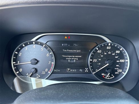 Used 2024 Nissan Frontier SV image 39