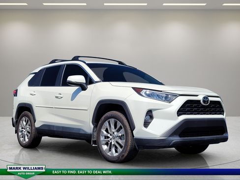 Used 2021 Toyota RAV4 XLE Premium FWD image 1