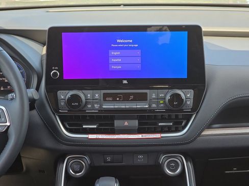 New 2025 Toyota Grand Highlander FWD image 23