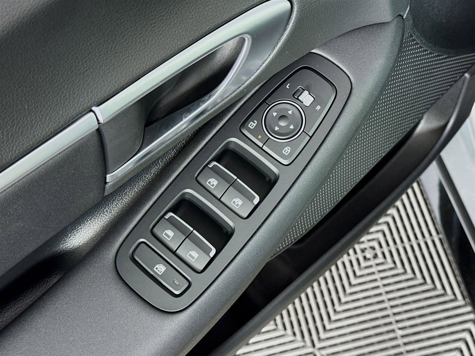 New 2026 Hyundai Sonata SEL FWD image 18