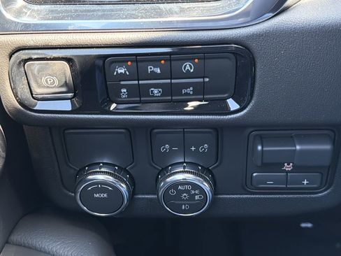 New 2026 GMC Yukon Denali w/ Denali Reserve Package RWD image 11