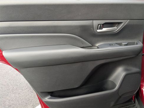 Used 2025 Toyota Grand Highlander AWD image 27