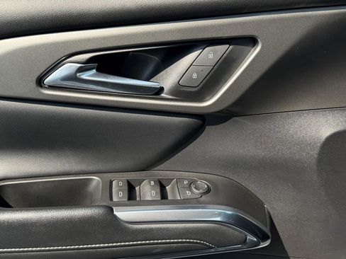 Used 2024 Chevrolet Traverse LT image 34