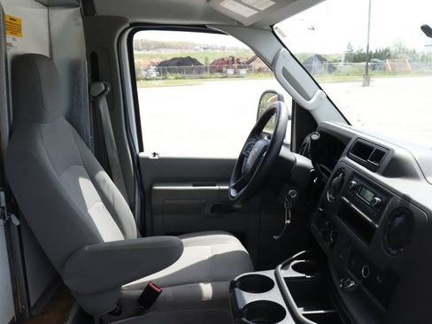 Used 2023 Ford E-450 and Econoline 450 Super Duty RWD image 10