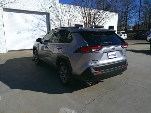 Used 2025 Toyota RAV4 XLE image 12