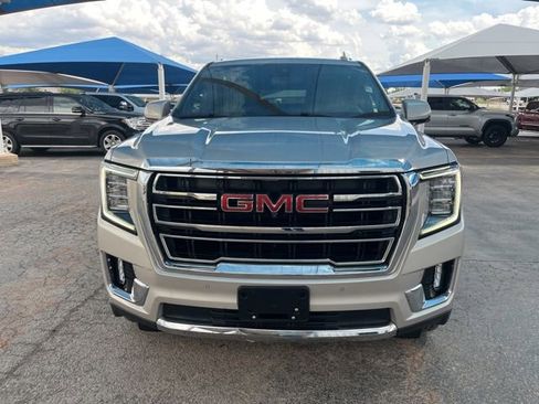 Used 2022 GMC Yukon XL SLT w/ SLT Premium Package RWD image 2