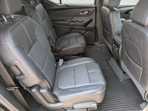 Used 2023 Chevrolet Traverse RS AWD/4WD image 19
