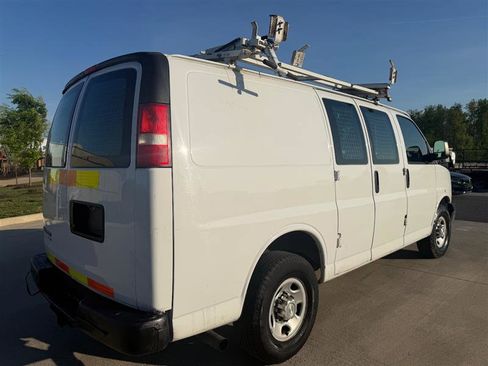 Used 2015 Chevrolet Express 2500 image 8