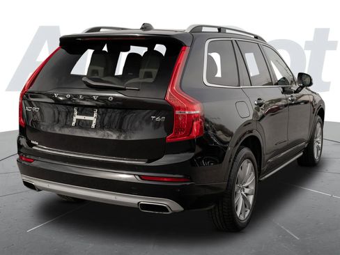 Used 2017 Volvo XC90 T6 Momentum w/ Vision Package image 3
