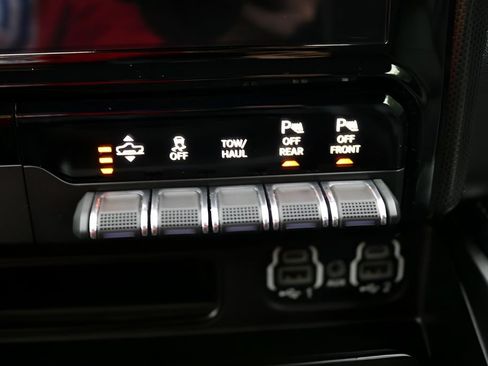 Used 2024 RAM 1500 Limited AWD/4WD image 29