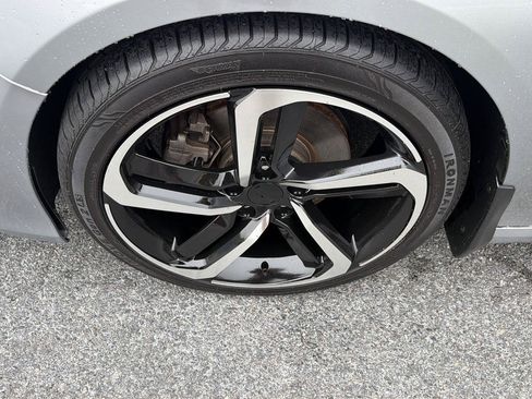 Used 2018 Honda Accord Touring image 38