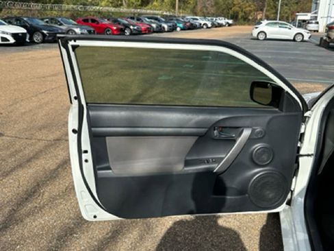 Used 2016 Scion tC image 6