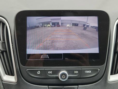Used 2022 Chevrolet Malibu LS FWD image 16